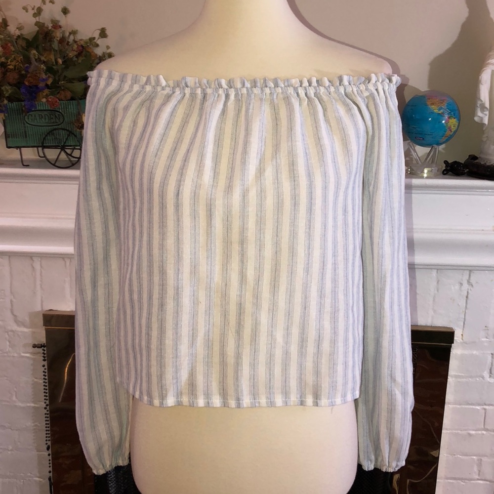 🌻Brandy Melville off-shoulders Top Sz S/M